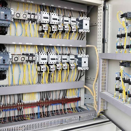 Elektricien aan het werk